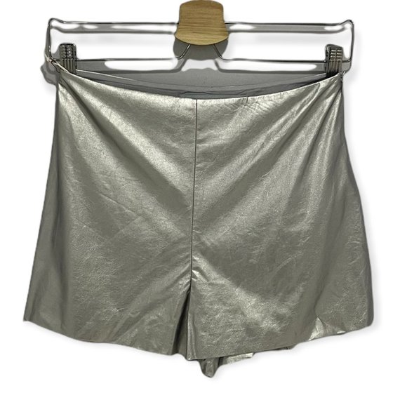 Blue Life Colton High Waist Faux Vegan Leather Shorts Silver Small New With Tags - Picture 3 of 11